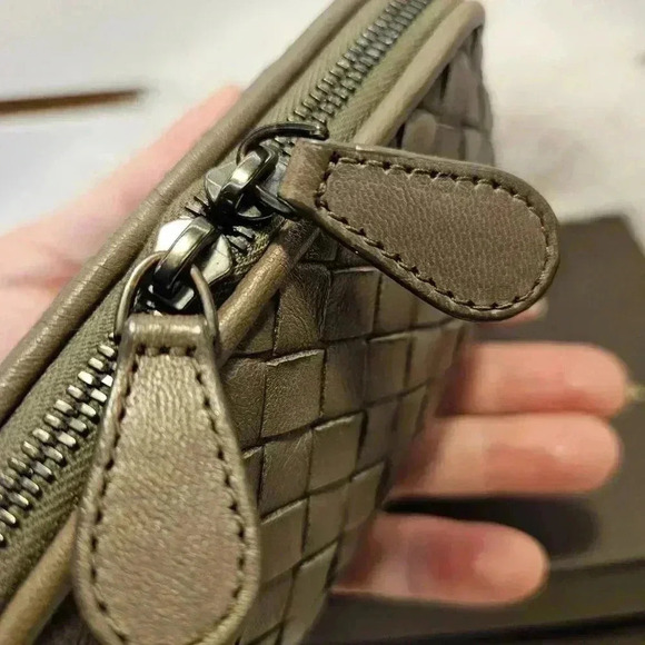 BV Intrecciato Leather Double  Zip Pouch - Picture 10 of 13